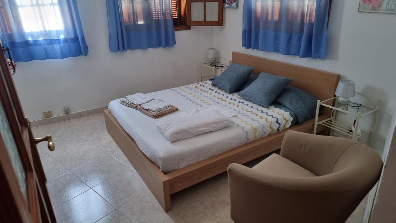La Palmera1 Casa Al Primer Piso Con 2 Dormitorios - Two Bedroom House On The First Floor --- La Palmera 2 Casa En Planta Baja Con 1 Dormitorio, One Bedroom House On The Ground Floor アガエテ エクステリア 写真