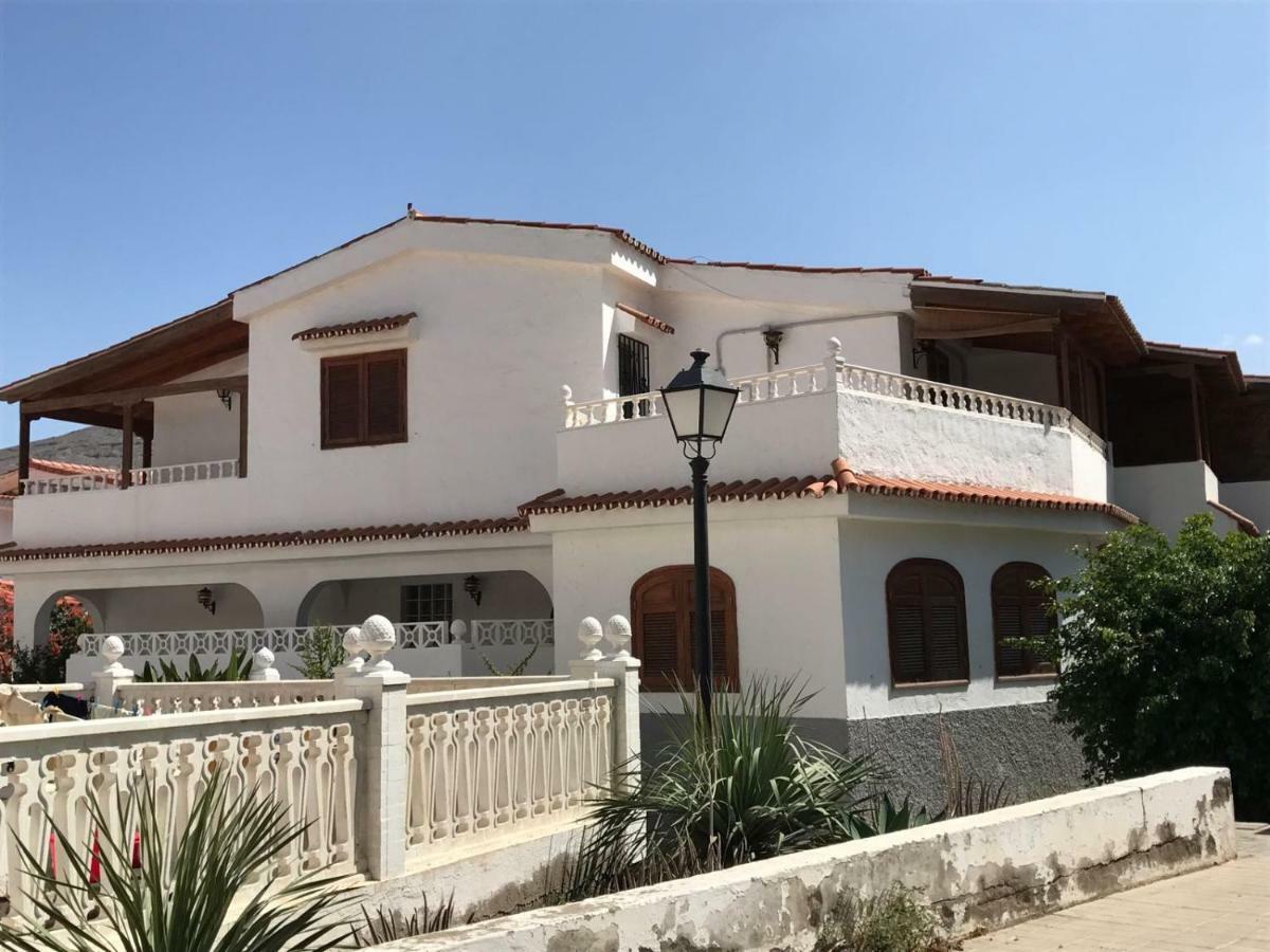 La Palmera1 Casa Al Primer Piso Con 2 Dormitorios - Two Bedroom House On The First Floor --- La Palmera 2 Casa En Planta Baja Con 1 Dormitorio, One Bedroom House On The Ground Floor アガエテ エクステリア 写真